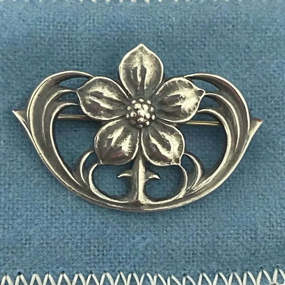 James Avery Retired Dogwood Flower Brooch